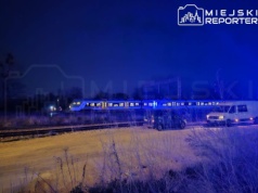 18-latka pod wpływem alkoholu podróżowała na dachu pociągu i spadła. Akcja służb pod Warszawą