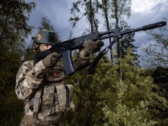 Pierwsza duża dostawa karabinków szturmowych AK-12 dla rosyjskiej armii