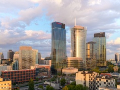 Potężna strata dewelopera. Teraz liczy na wielką transakcję w Warszawie