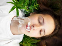 Medyczna marihuana jednak zawodzi. A nastolatkom szkodzi na pewno