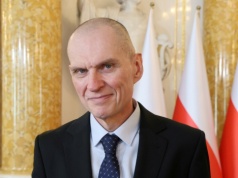 Andrzej Poczobut po wyjściu na wolność. "Chcę spróbować wrócić na Białoruś"