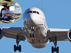 Lądujący pasażerski Boeing uderzył w ciężarówkę. Przerażające nagranie
