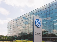 Zwolnią 50 000 pracowników. To i tak za mało! Niemcy chcą produkować broń i chińskie auta