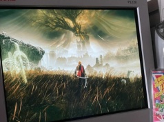 Elden Ring w połączeniu z high-endowym monitorem CRT wygląda zjawiskowo. Cud techniki z 2001 roku wciąż robi wrażenie