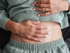 Nie możesz iść do toalety, gdy podróżujesz? Kluczowa jest pierwsza godzina po przebudzeniu
