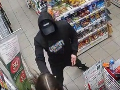 Napad z nożem na sklep w Słupsku. Sprawcy grozi do 20 lat więzienia
