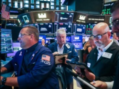 Ropa, napięcia na Bliskim Wschodzie i test byczego trendu na Wall Street