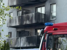 Pożar na osiedlu w Katowicach. Zapaliła się donica, ogień objął elewację