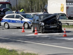 Poranny wypadek w Alei Krakowskiej. Obywatel Tadżykistanu wjechał w tył ciężarówki