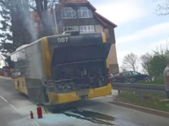 Pożar autobusu w Karpaczu. Występują utrudnienia w ruchu