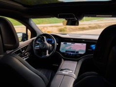 Mercedes-Benz stawia na fizyczne przyciski