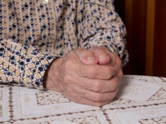 Dramat seniorów po interwencji policji. „Nie wytrzymam, rozwalili drzwi”