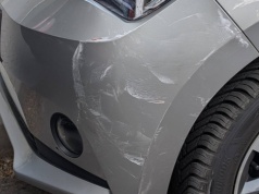 Saska Kępa: najpierw zarysowała cudze auto, a potem udawała, że zostawia namiary na siebie pod wycieraczką. Ma pecha