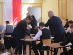 Matura 2026. Co można zabrać ze sobą na egzamin z matematyki? CKE dało wytyczne