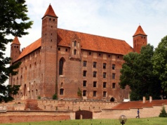 Krzyżacy zbudowali tu potężny zamek, a król pałac na znak miłości. Spędź tam kolejny weekend