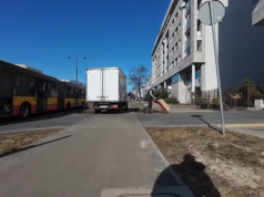 Konfitura wraca. Tym razem wziął się za kierowców, których "busy muszą latać"