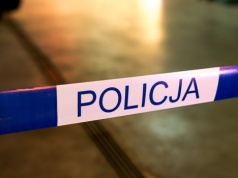 Porażające! Wyskoczył z okna, nie przeżył. Zwłoki w mieszkaniu