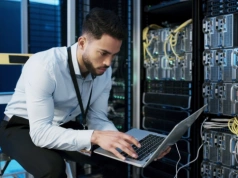 Szansa dla startupów z sektora cyberbezpieczeństwa. PARP uruchamia program „Start-ups Are Us”
