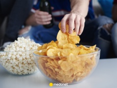 Większy wróg zębów niż cukier? Ten snack trafia na czarną listę dentystów