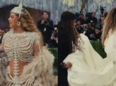 Odczytano z ruchu warg, co Beyoncé powiedziała do asystenta na Met Gali. Wyszło niezręcznie?