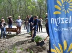 Zielona przestrzeń u stóp zamku w Olsztynie