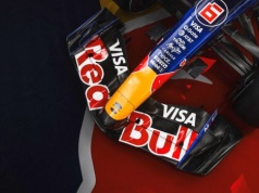 Red Bull przeprasza Verstappena. RB22 miał problem od pierwszego wyjazdu