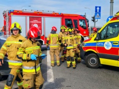 Wypadek przy Galerii Ostrovia. 2 osoby poszkodowane(ZDJĘCIA)