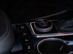 To nie jest kolejny nudny SUV na prąd. Mazda pokazała model, który ma czym zaskoczyć