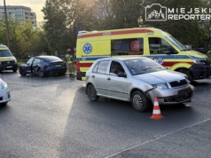 Poważne zderzenie na Mokotowie. Dwie osoby przewiezione do szpitala