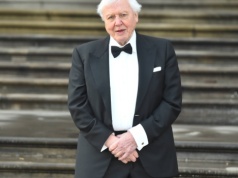 8 maja skończy 100 lat. David Attenborough odstawił dawno temu jeden produkt