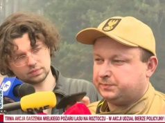Pożar na Roztoczu może się rozprzestrzenić. Silny wiatr utrudnia pracę strażakom
