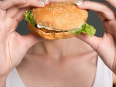 Dieta, która pozwala na wszystko przez jeden dzień. Czy to naprawdę działa?