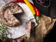 PRL na talerzu. Te dania były obowiązkowe na każdej imprezie