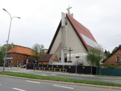 Trwa remont schodów kościoła na Jarotach. Proboszcz dziękuje wiernym i „hejterom”, ale... nadal brakuje pieniędzy
