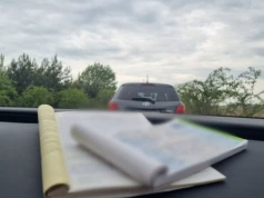 Przekroczył prędkość, próbował przekupić policjantów