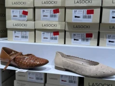 Te buty są nr 1 w Rzymie, a CCC już teraz mocno je przecenia - Lasocki też tnie ceny