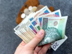 Praca z pensją do 12,5 tys. zł i benefitami. W pakiecie także zniżki i dopłaty