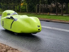 „UFO” na DK22? Nietypowy velomobil wzbudził sensację pod Chojnicami