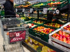 Zwrot w handlu. Sklepy zmieniają zasady gry o klienta