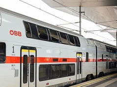 Używane wagony piętrowe z Austrii na polskich torach. Kupi je PKP Intercity