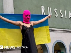 'Cieszcie się sztuką. Nie myślcie o wojnie': sprzeciw wobec powrotu Rosji na weneckie Biennale