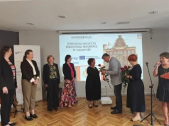 80 lat Biblioteki Miejskiej w Cieszynie. Jubileusz wspomnień, podziękowań i wyróżnień dla zasłużonych bibliotekarek | ZDJĘCIA