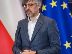 Ludzie wciąż palą śmieci, a system kuleje. Ministerstwo zapowiada wsparcie dla gmin