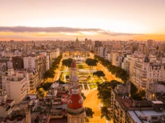 Miasto, które nie zna ciszy 🌃💃 Loty do Buenos Aires od 2806 PLN 🤩 🍷