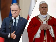 Tusk u papieża. "Ciekawe czy w prezencie dał wiersze Kapeli o aborcji"