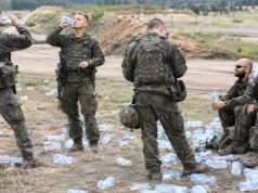 Chcą zmienić zasady systemu kaucyjnego. Armia ma strzelać, nie zbierać butelki