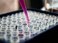Koniec monopolu leków biologicznych w UE? Krajowi Producenci Leków alarmują: Akt o Biotechnologii może uderzyć w pacjentów