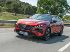 Pierwsza jazda: odświeżony Peugeot 408