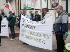 Polska firma na krawędzi upadku. Protest pod siedzibą ZUS w Rzeszowie. „ZUS zabiera, ludzie tracą”.
