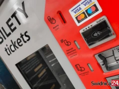 Stare biletomaty zniknęły, trwa montaż nowych. Czym różnią się od poprzedników?